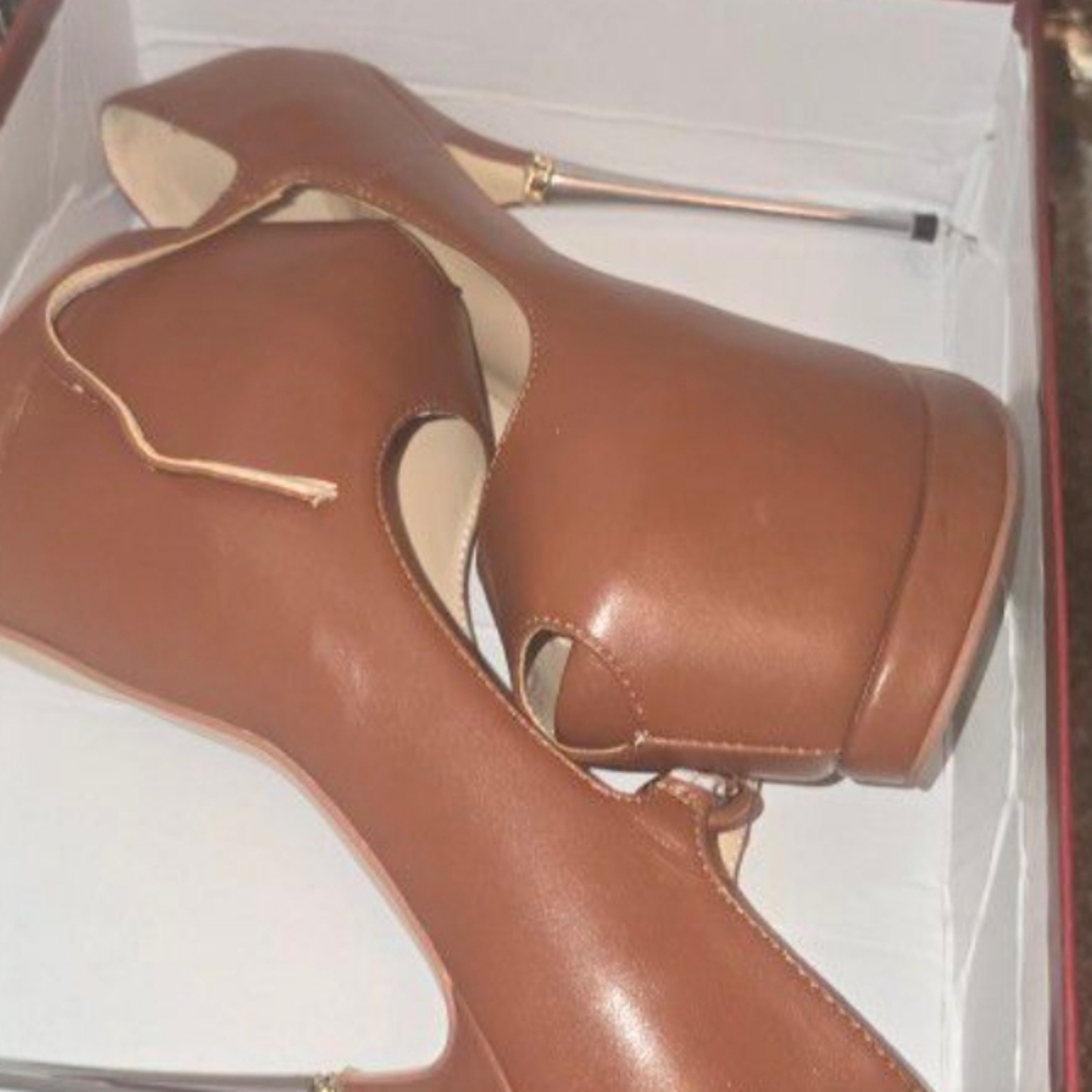 Size 6 brown heels - worn once